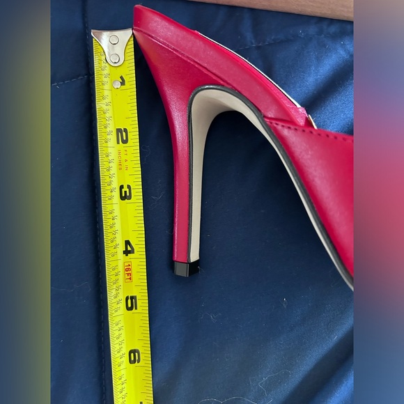 STEVE MADDEN • Red Leather Slip On Heel Sandal • 7.5 - Picture 9 of 10